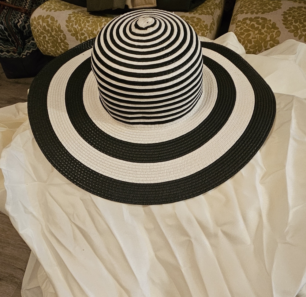 Striped Black and White Sun Hat